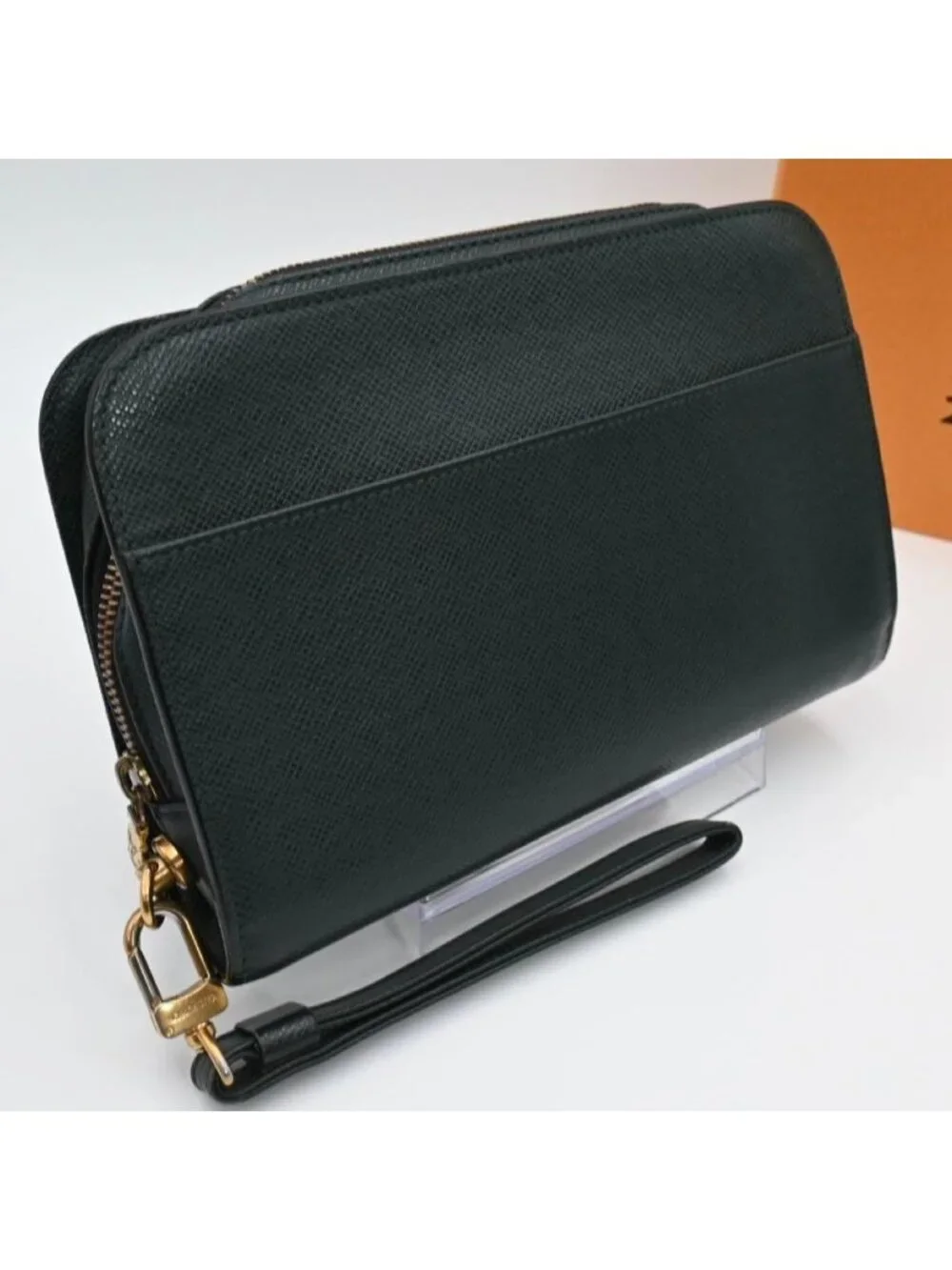 Louis Vuitton Taiga Baikal Second Epi Sea Clutch